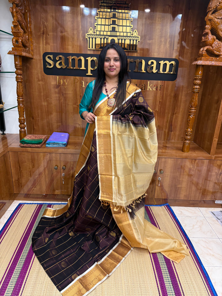 Brown with Offwhite , Mayil and Chakram Butta in the Body, Traditional Borders and Rich Pallu Mayil Chakram Silk Cotton Saree