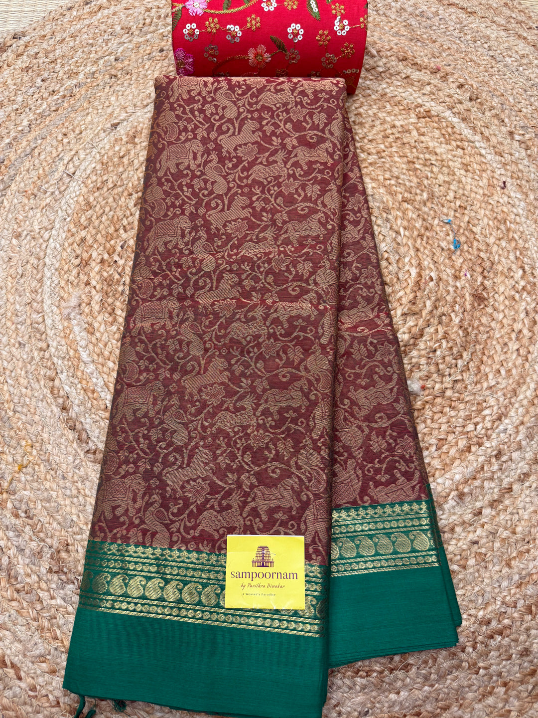 Brown with Green , Vanasingaram thread motif in the body , Traditional borders and Plain Pallu Chettinad Cottton Saree