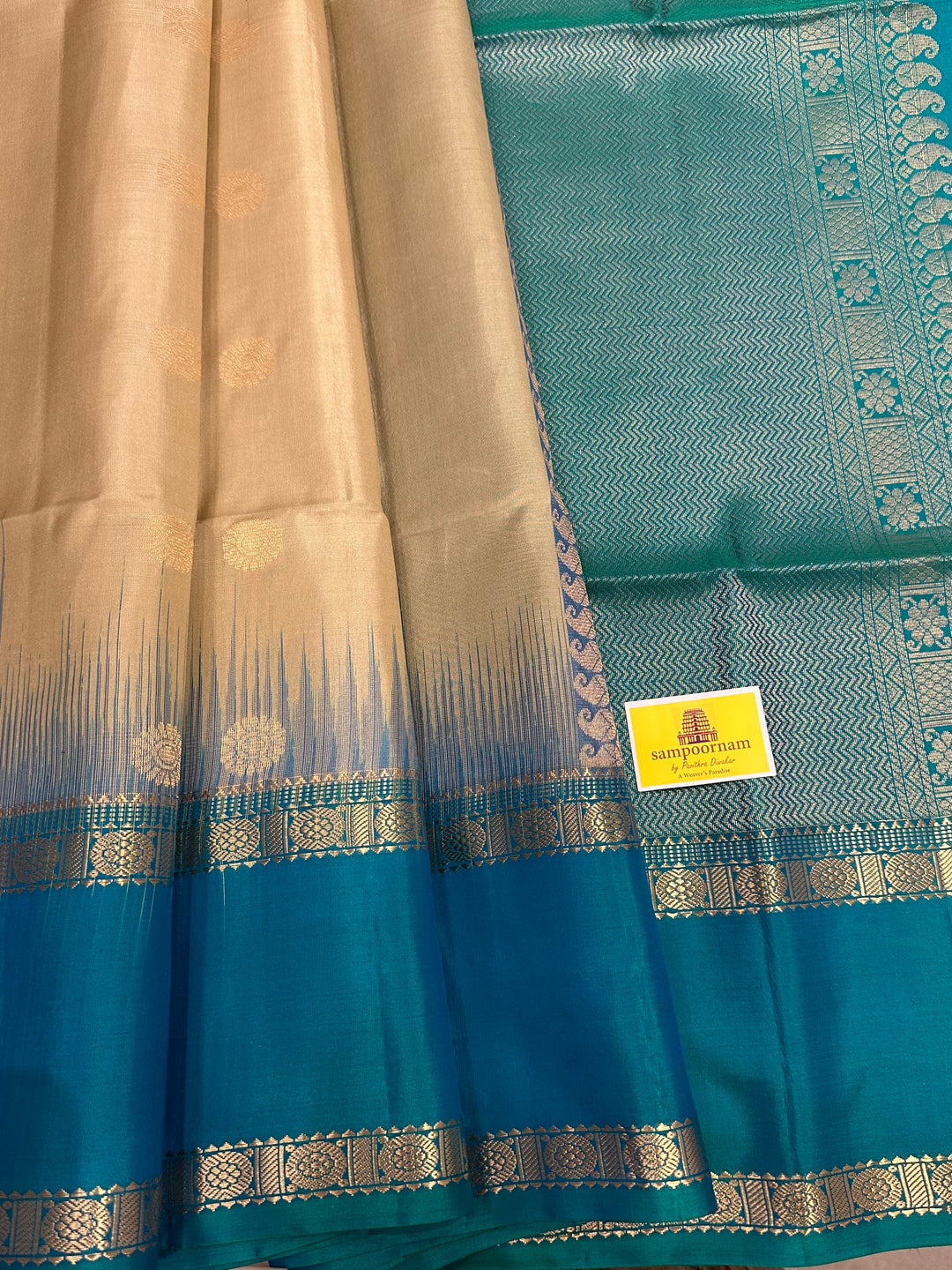 Ven Pattu with Blue Rettapet Border , Zari Motif in the Body and Rich Pallu Pure Soft Silk Saree