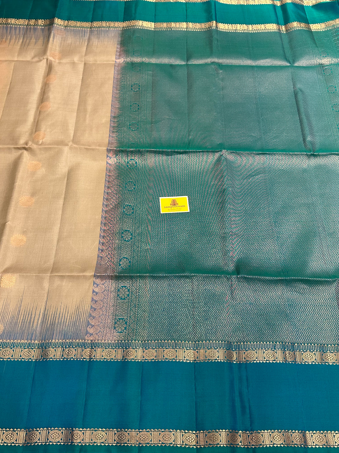 Ven Pattu with Blue Rettapet Border , Zari Motif in the Body and Rich Pallu Pure Soft Silk Saree