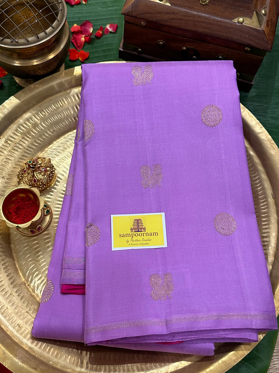 A Lovely Lavender and Pink Saree with Rich Mayil and Chakram Motif WIth Rich Pallu Pure Kanjivaram Silk Saree