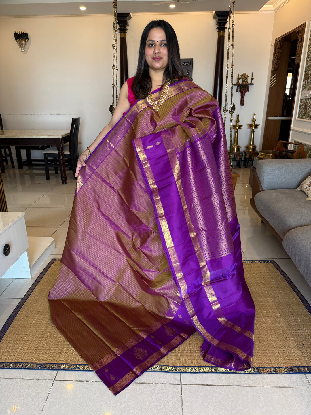 A Traditional Double Shade of Manthulir Green and Purple,Zari Checks in the Body, Traditional Rettapet One Side Border with Rich Zari Motifs and Grand Pallu, Pure Kanjivaram Silk Saree