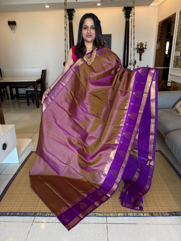 A Traditional Double Shade of Manthulir Green and Purple,Zari Checks in the Body, Traditional Rettapet One Side Border with Rich Zari Motifs and Grand Pallu, Pure Kanjivaram Silk Saree