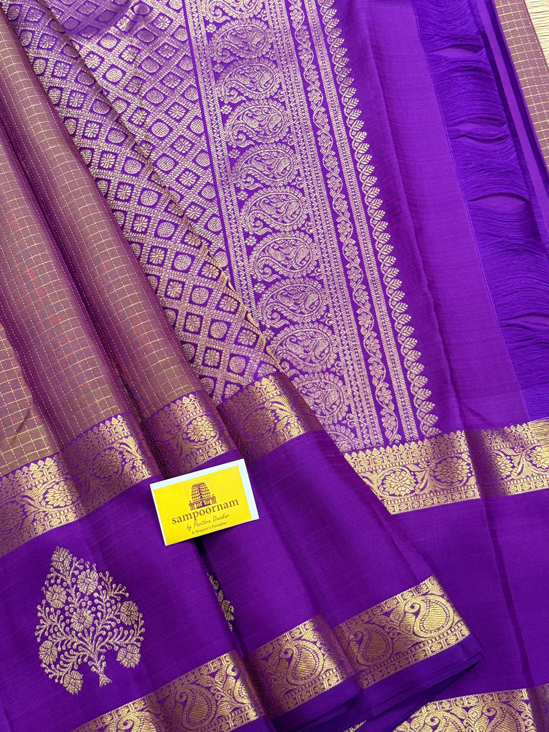 A Traditional Double Shade of Manthulir Green and Purple,Zari Checks in the Body, Traditional Rettapet One Side Border with Rich Zari Motifs and Grand Pallu, Pure Kanjivaram Silk Saree