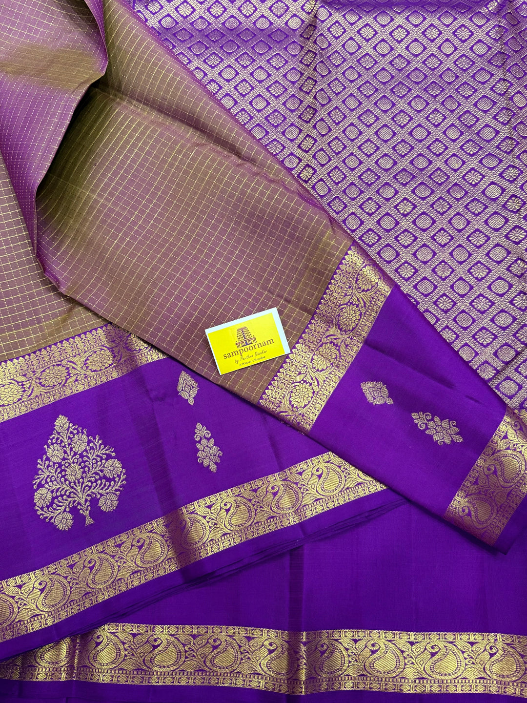 A Traditional Double Shade of Manthulir Green and Purple,Zari Checks in the Body, Traditional Rettapet One Side Border with Rich Zari Motifs and Grand Pallu, Pure Kanjivaram Silk Saree