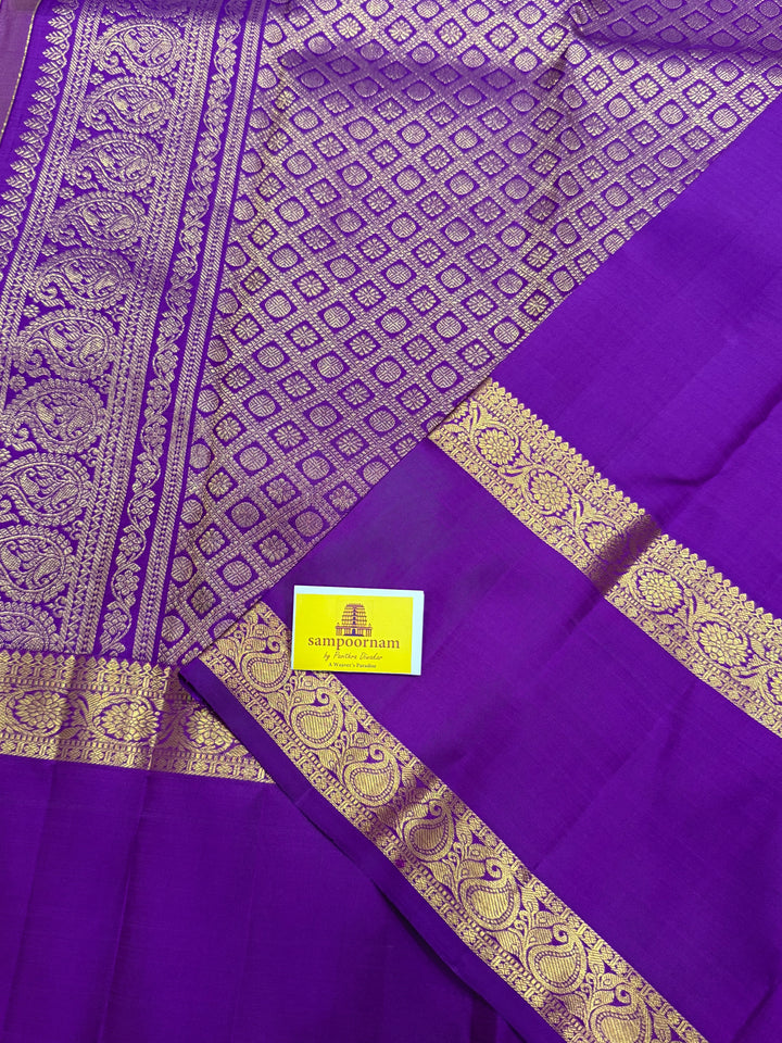 A Traditional Double Shade of Manthulir Green and Purple,Zari Checks in the Body, Traditional Rettapet One Side Border with Rich Zari Motifs and Grand Pallu, Pure Kanjivaram Silk Saree
