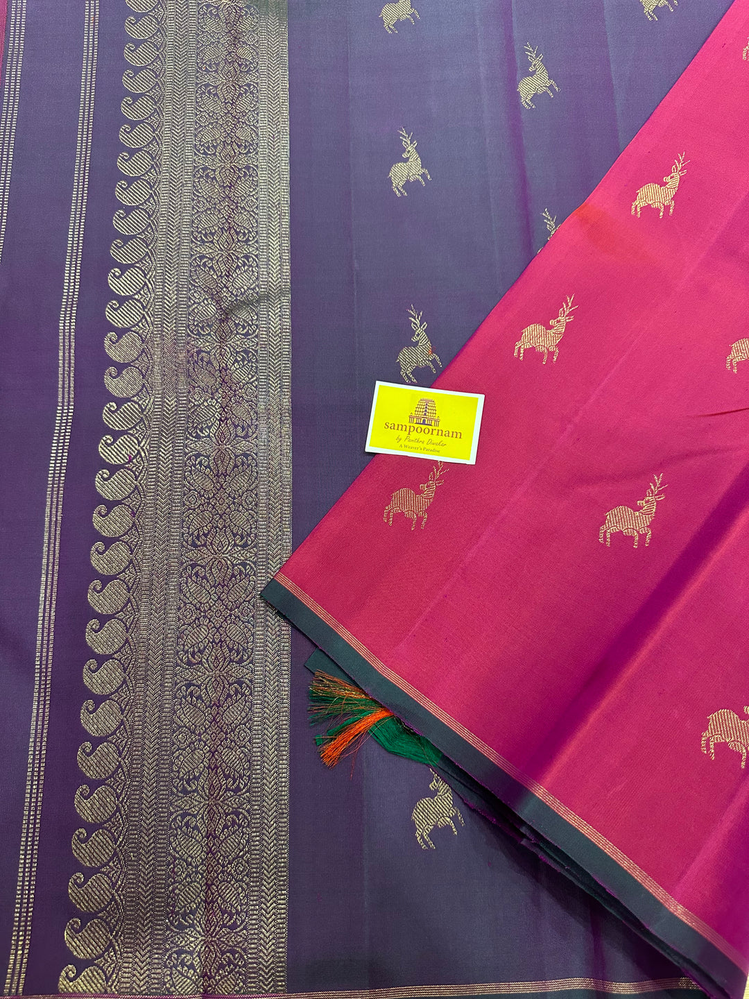 A Very Beautiful Magenta with Mayil Kazhuthu Saree, with Small Deer Zari Motif And Rich Pallu Pure Kanjivaram Silk Saree