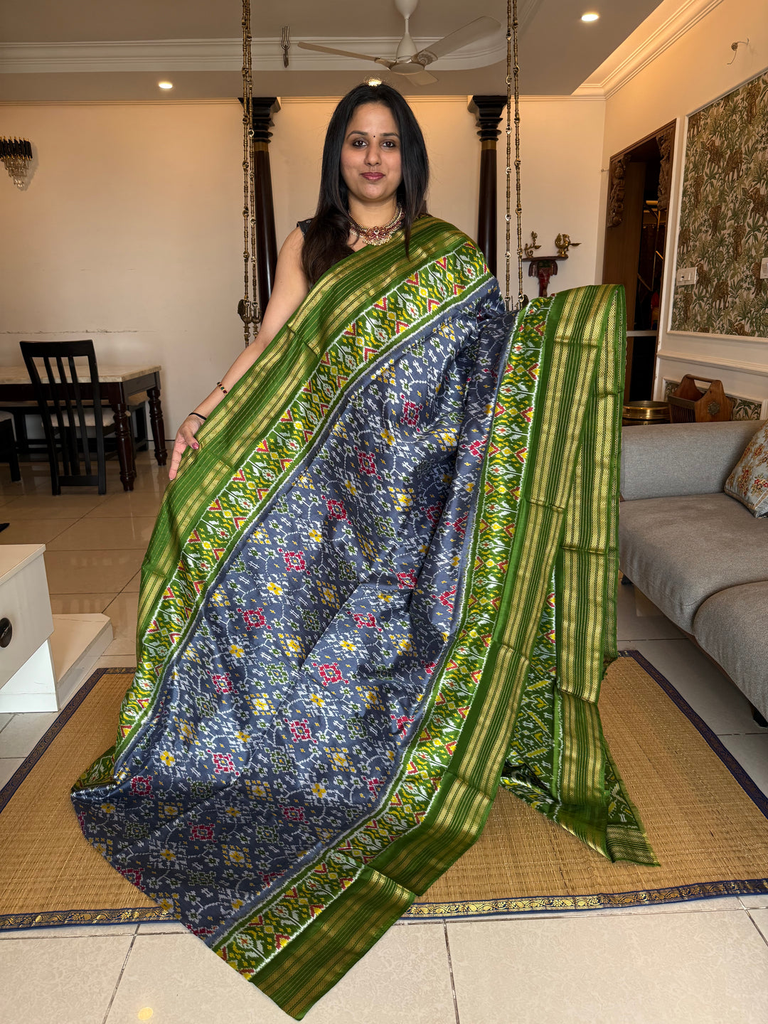 Grey with Green , rich Kanchi border , work in Blouse and rich Pallu Pochampally Ikkat Silk Saree