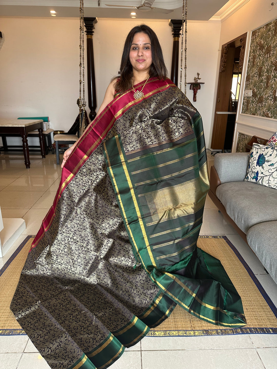 A Black Beauty, Vanasingaram Thread Motif All over the Body , Ganga Jamuna Border Red And Green , Rich Pallu Pure Kanjivaram Silk Saree