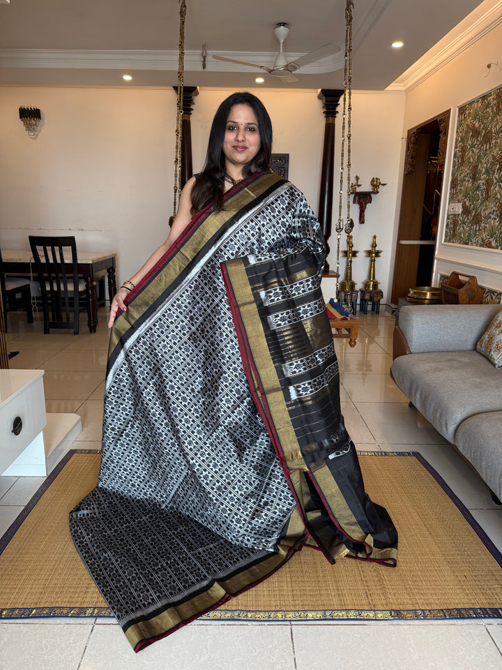 Black with White ,traditional border and rich Pallu Pochampally Ikkat Silk Saree
