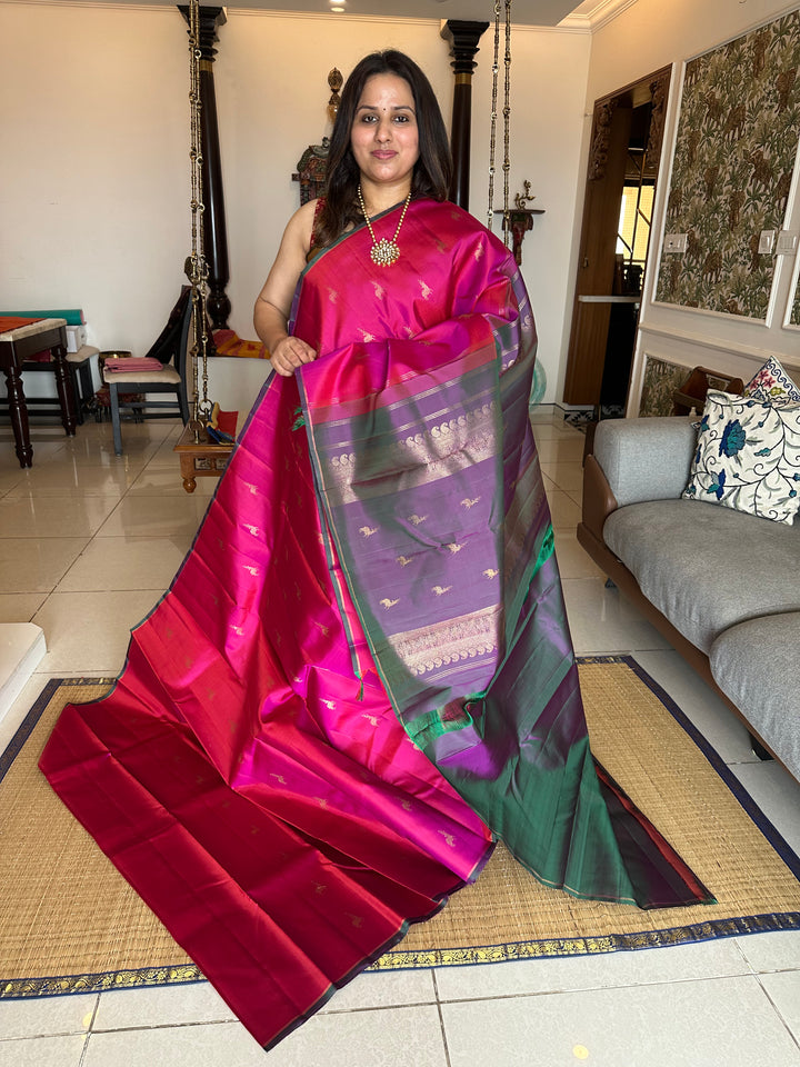 A Very Beautiful Magenta with Mayil Kazhuthu Saree, with Small Deer Zari Motif And Rich Pallu Pure Kanjivaram Silk Saree