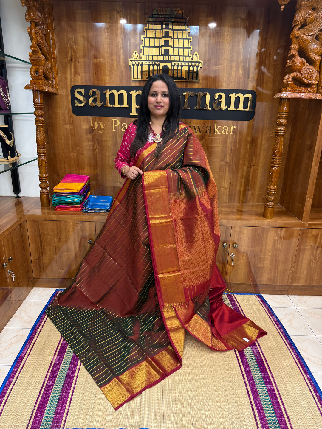 Double Shaded Manthulir  , Traditional borders with Veldhari  lines in the body and rich Pallu Silk Cotton Saree