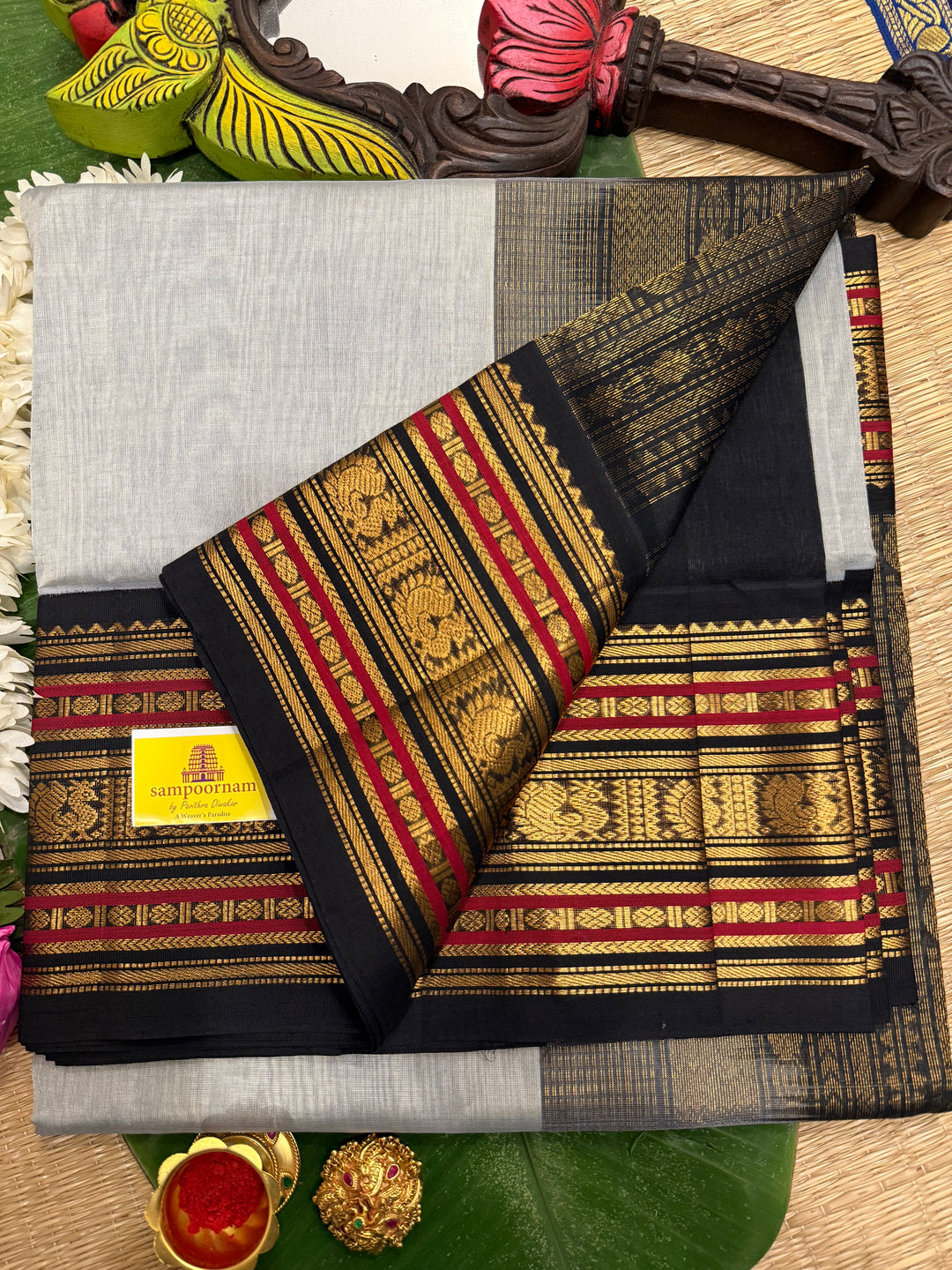 A classic Grey with Black, Rich Big Traditional Borders and Grand Pallu Korvai Silk Cotton Saree