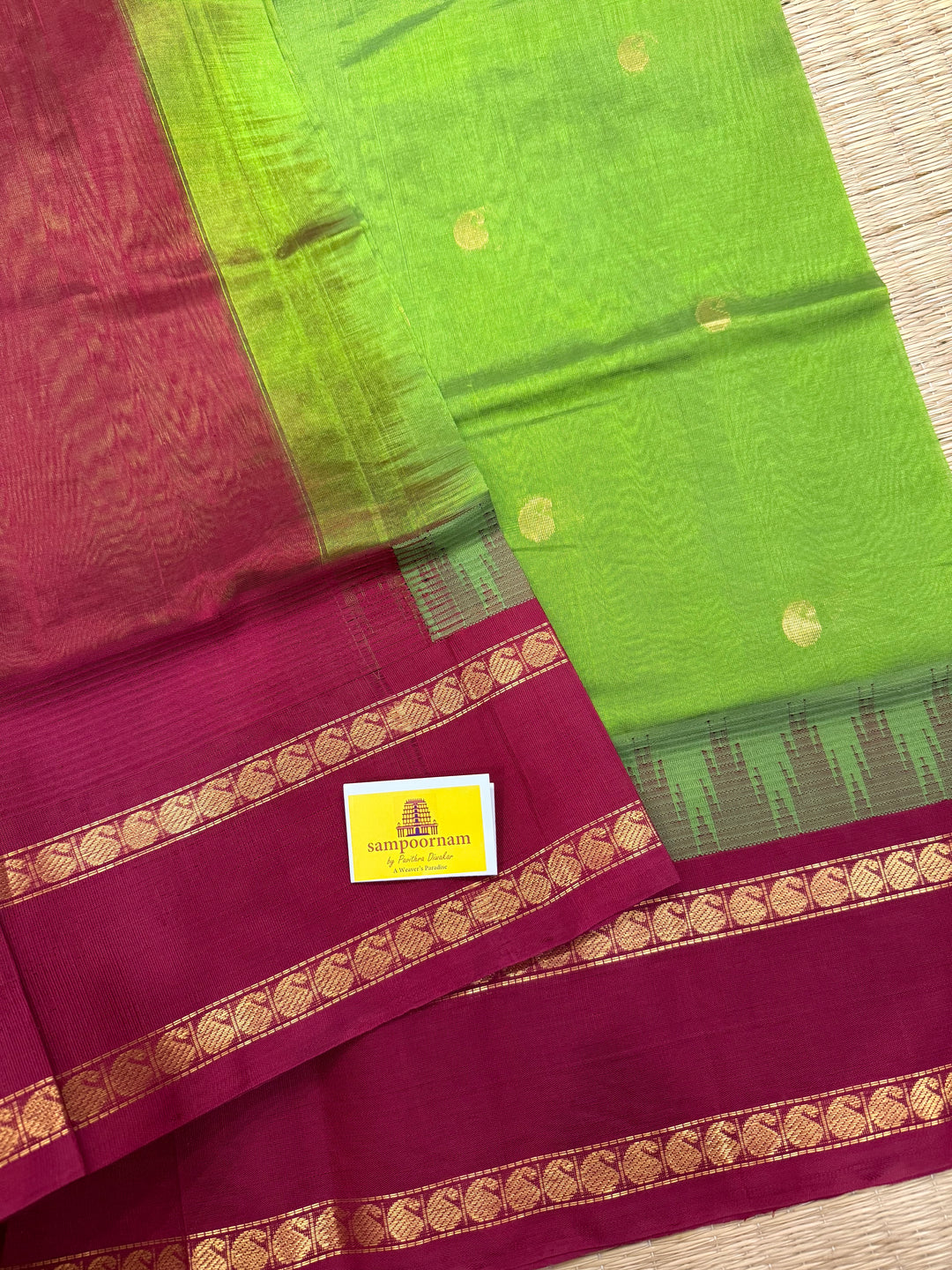Green with Araku , mango butta in the body , retttapet traditional temple border and rich Pallu Korvai Silk Cotton Saree