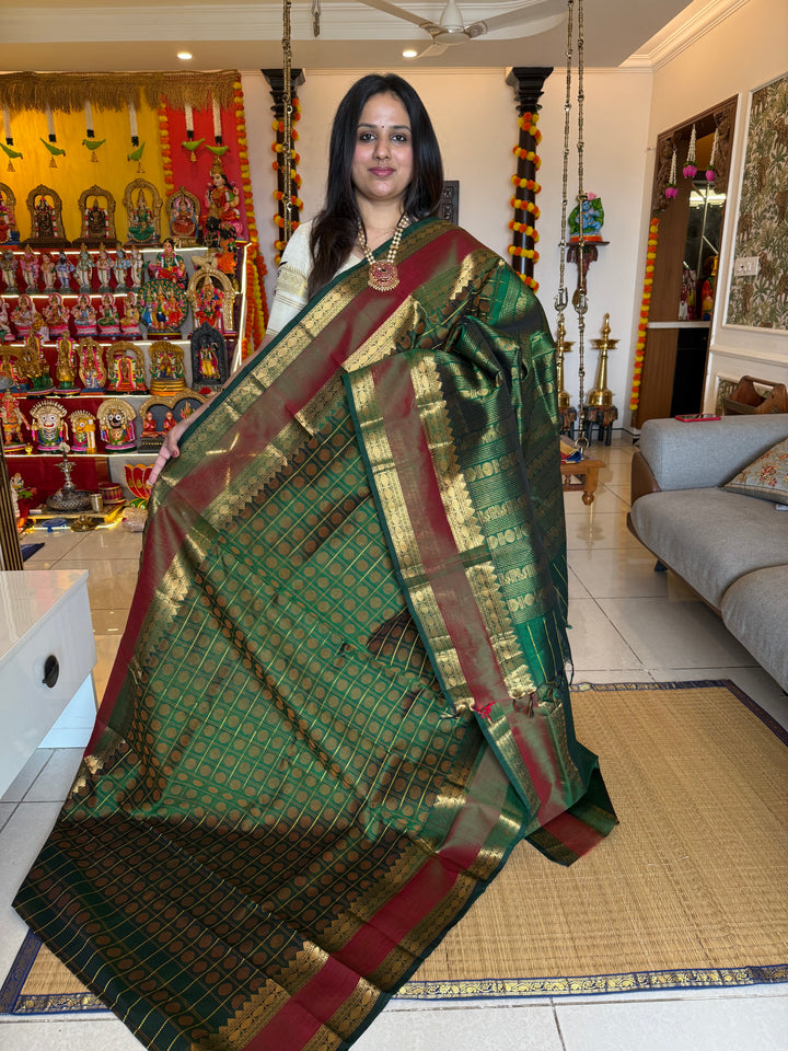 Green with Thread Rudraksh  butta in the Body and, rettapet Border with rich Pallu Silk Cotton Saree