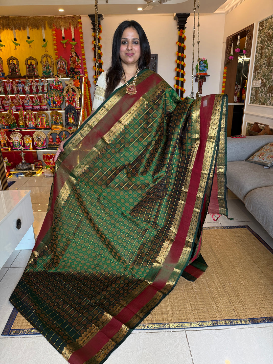 Green with Thread Rudraksh  butta in the Body and, rettapet Border with rich Pallu Silk Cotton Saree
