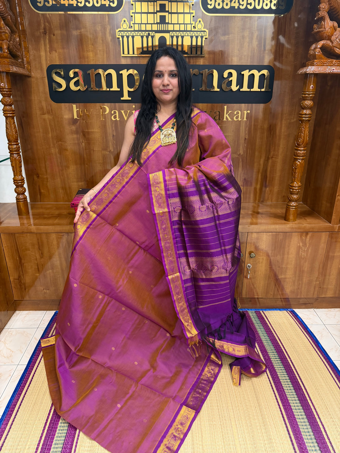 Double Shaded Mauve with Purple  ,  Rich  Zari Butta in the body , traditional borders and Rich Pallu Pure Silk Cotton Saree