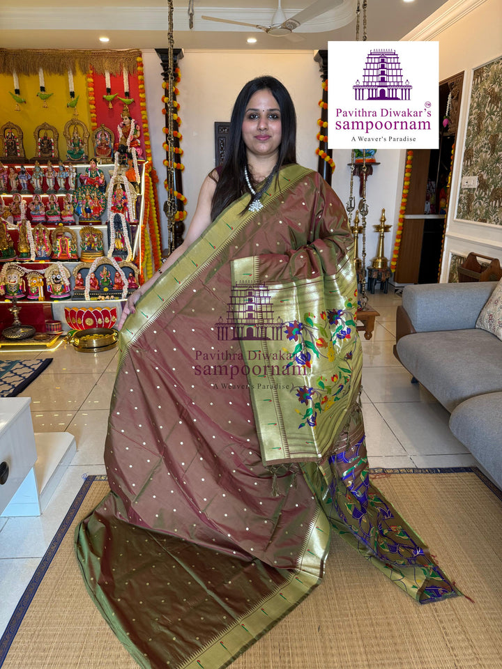 Manthulir Green Paithani muniya borders , rich butta in the body , and grand Paithani Pallu , Semi Paithani Soft Silk Sarees