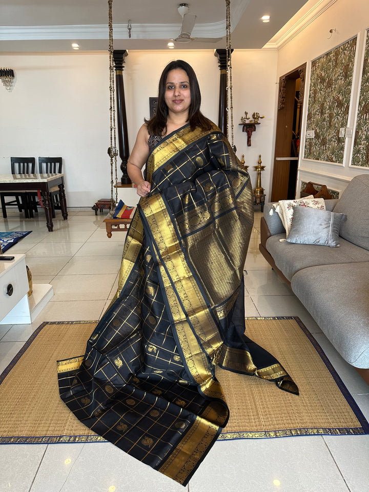 Black Mayil Chakram Silk Cotton Saree