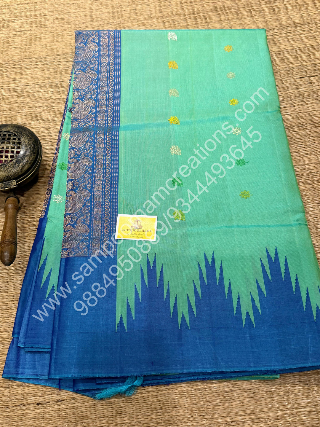 Double Shaded Pastel green with Blue, Rich Annam Multi Colour Butta in the Body, Traditional Temple Borders and Grand Pallu, Pure Handloom Gadwal Silk Saree
