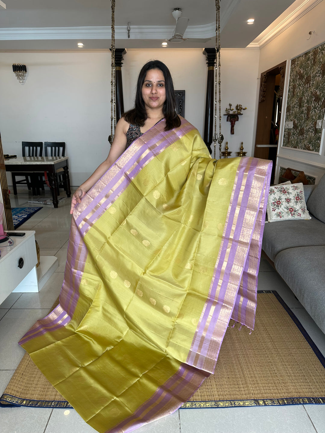 Pastel Elaichi Green with Lavender , Rich Floral Butta and Rettapet Border and Grand Pallu , Pure Soft Silk Saree