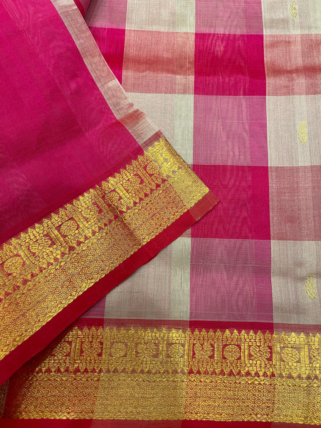 Palum pazham Kattam Pink and Light Grey with Butta Rich Pallu Rich Border