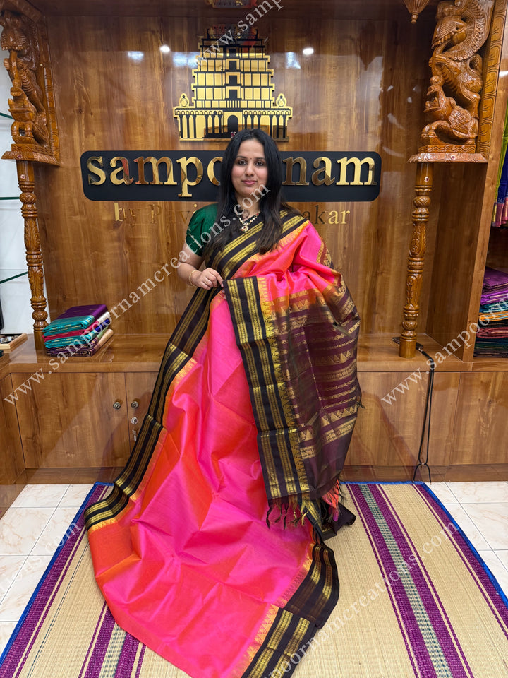 Fuchsia Pink with Deep Brown , Vairaoosi lines in the body and rettapet border ,  rich Pallu Korvai Silk Cotton Sareee