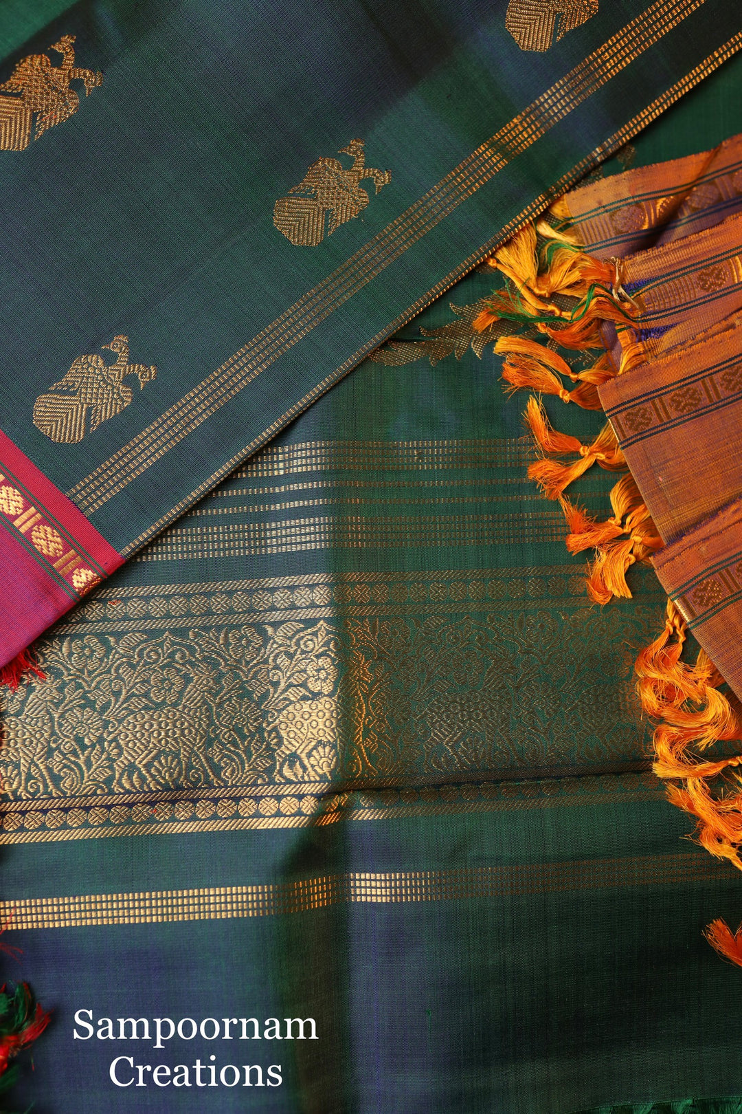 A Vintage Classic Kanjivaram Mubbagam with Kalakshetra Kili Pallu