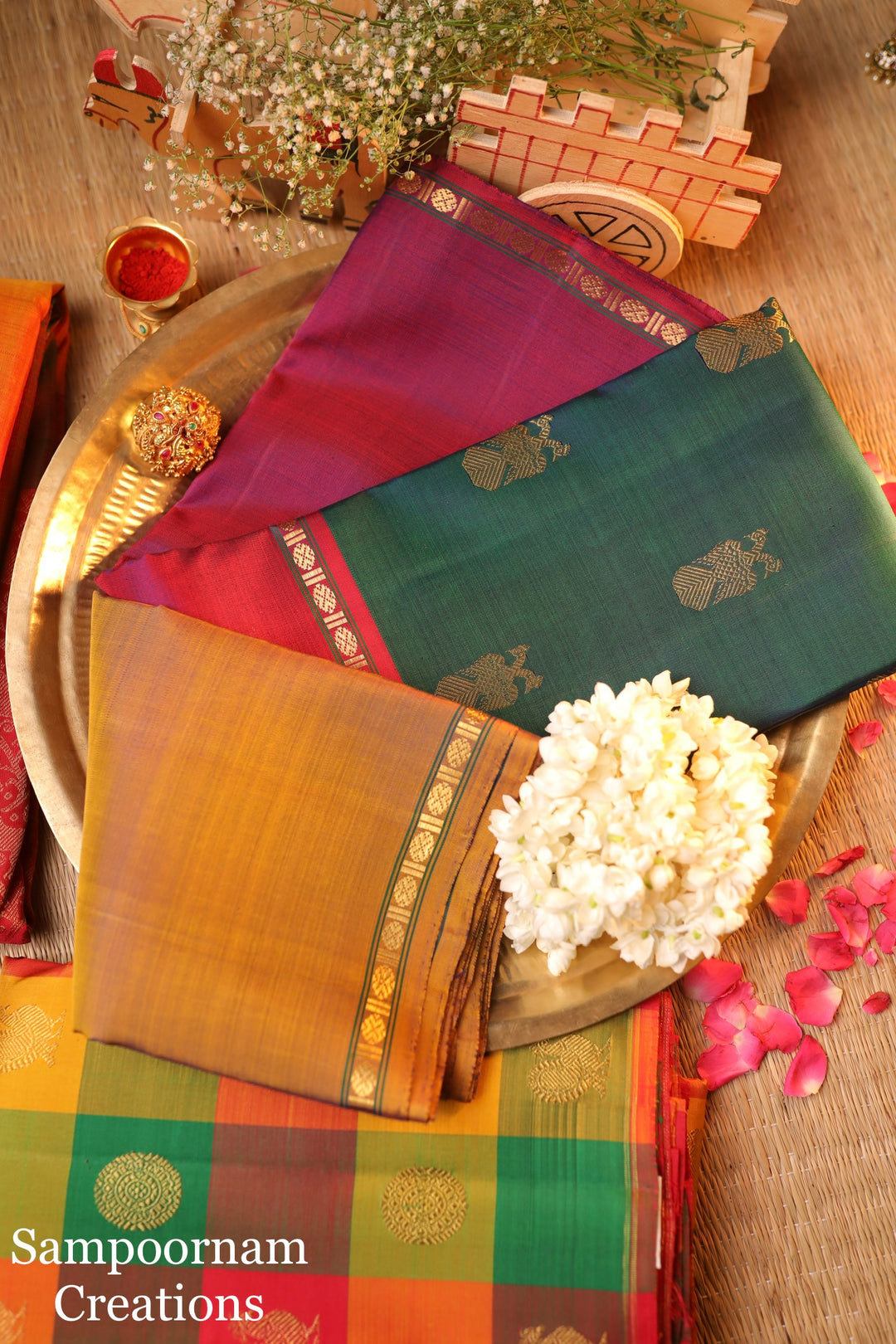 A Vintage Classic Kanjivaram Mubbagam with Kalakshetra Kili Pallu