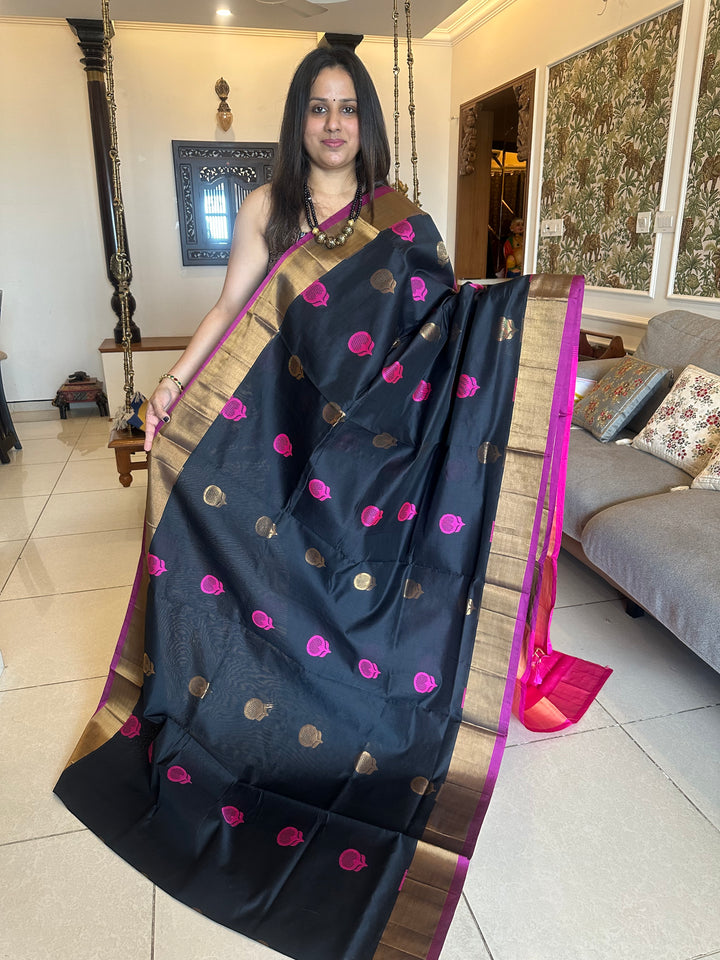 Black with Pink ,paithani inspried rich floral butta in the body,traditional borders and rich pallu semi silk cotton saree