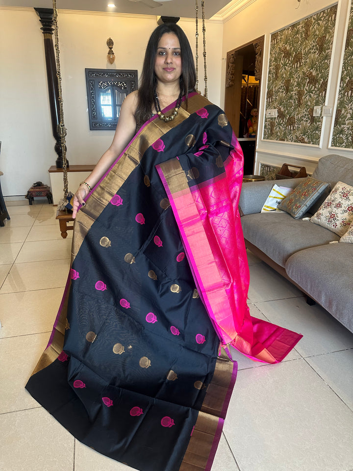 Black with Pink ,paithani inspried rich floral butta in the body,traditional borders and rich pallu semi silk cotton saree