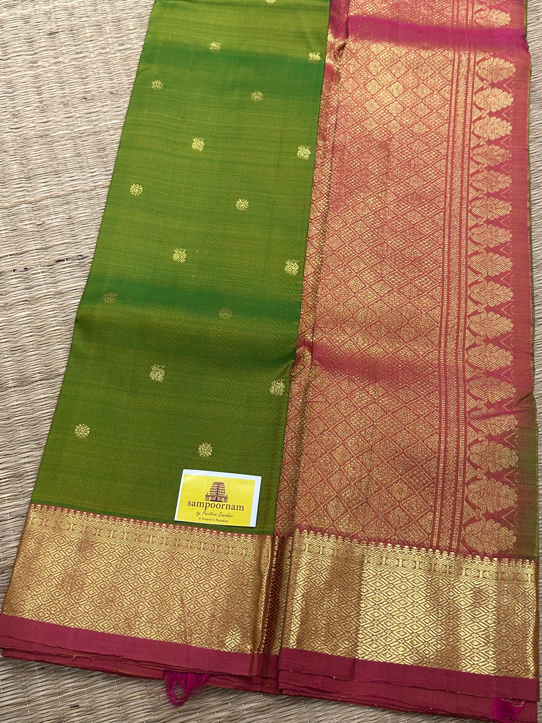 Light Green With Peachish Pink Annam and Butta Zari Motif , Rich Pallu Kanjivaram Silk Saree