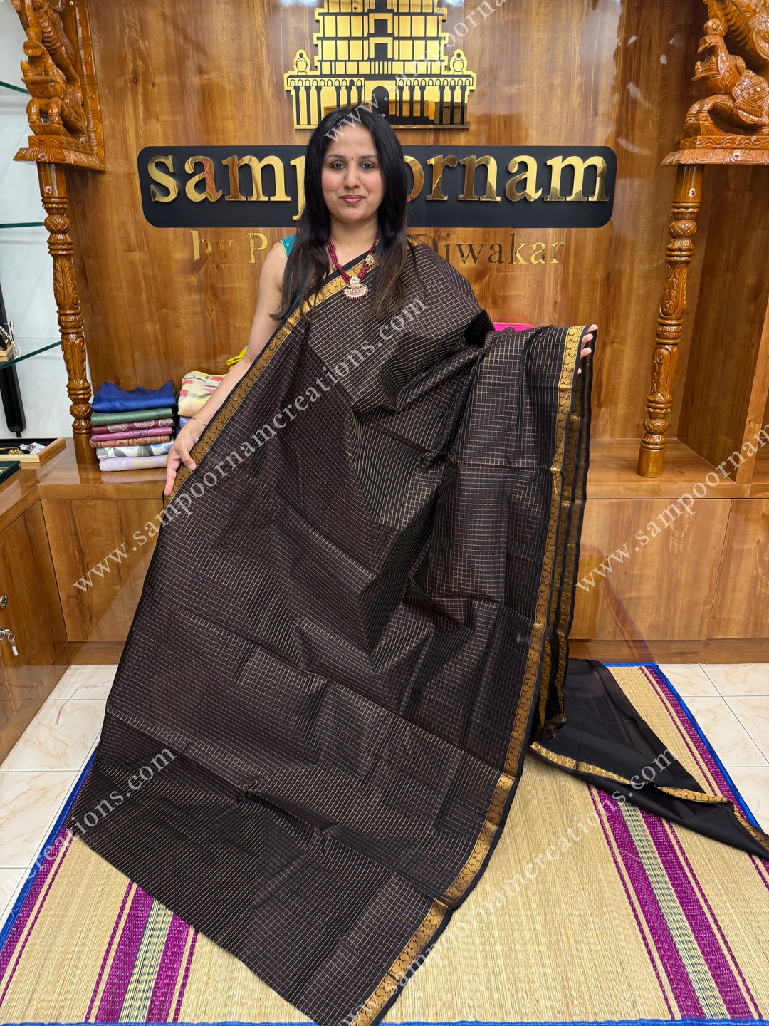 Deep Brown , Rich  Zari  checks in the body small Traditional borders , traditional Pallu Silk Cotton