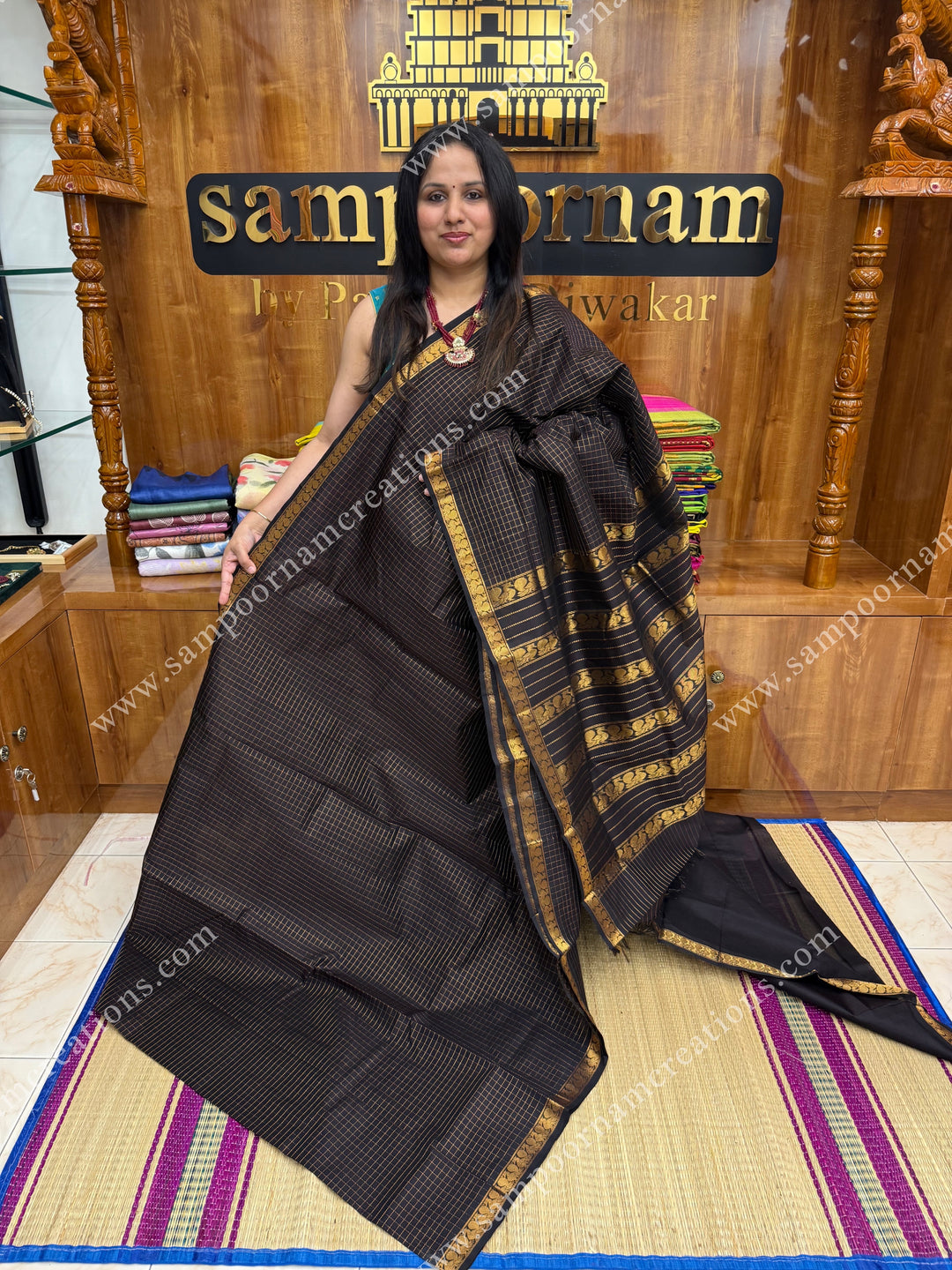 Deep Brown , Rich  Zari  checks in the body small Traditional borders , traditional Pallu Silk Cotton