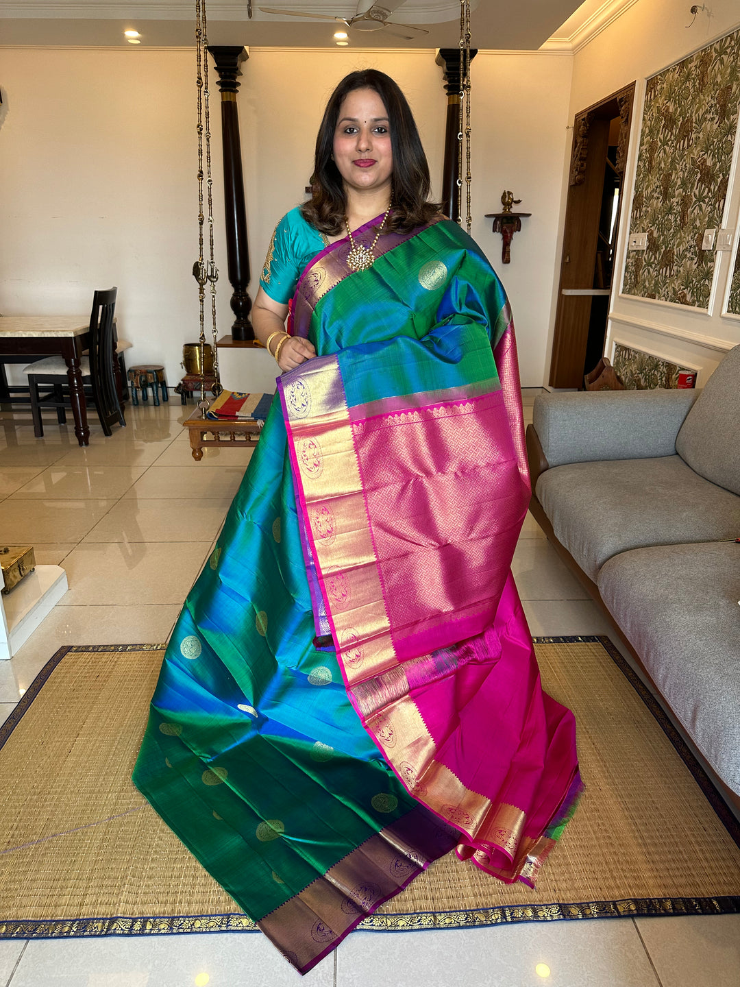 A Classic Mayil Kazhuthu/Pink with Horse Zari Rich Butta with Rich Pallu Kanjivaram Silk Saree