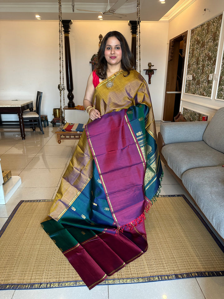 A Vintage Classic Kanjivaram Mubbagam with Kalakshetra Kili Pallu