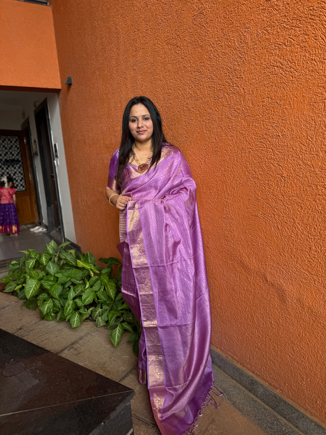 Lilac colour with Floral Banarasi rich Zari butta and Grand Gold Zari border , Pure Soft Silk Saree