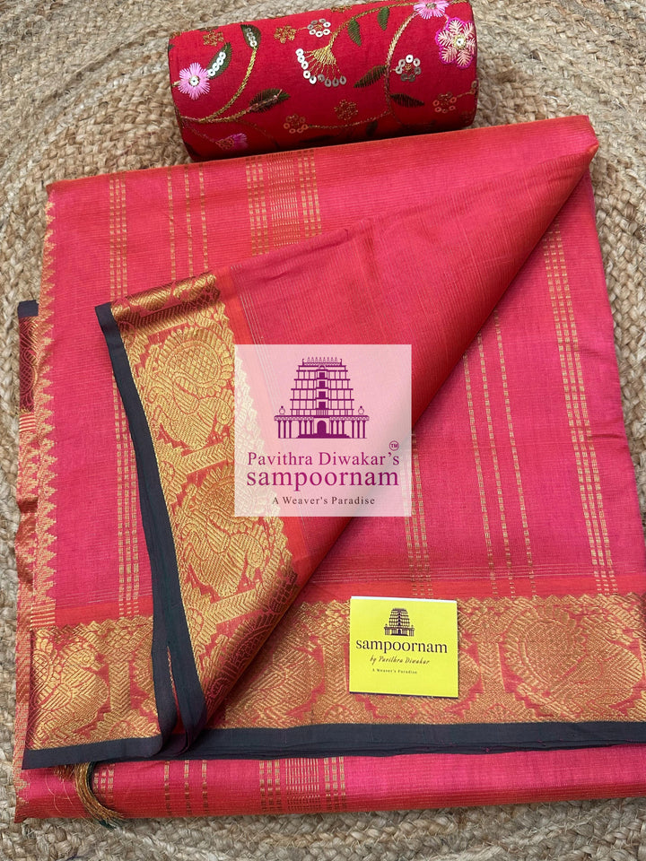 Peachish Pink , Green Selvedge , Vairaoosi Zari Lines in the body , traditional borders and rich Pallu ,Ten Yards Silk Cotton Saree