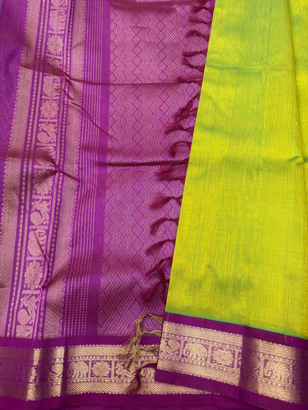 Parrot Green with Magenta   , Traditional border and Rich Pallu , 10 Yards  Pure Silk Cotton Saree