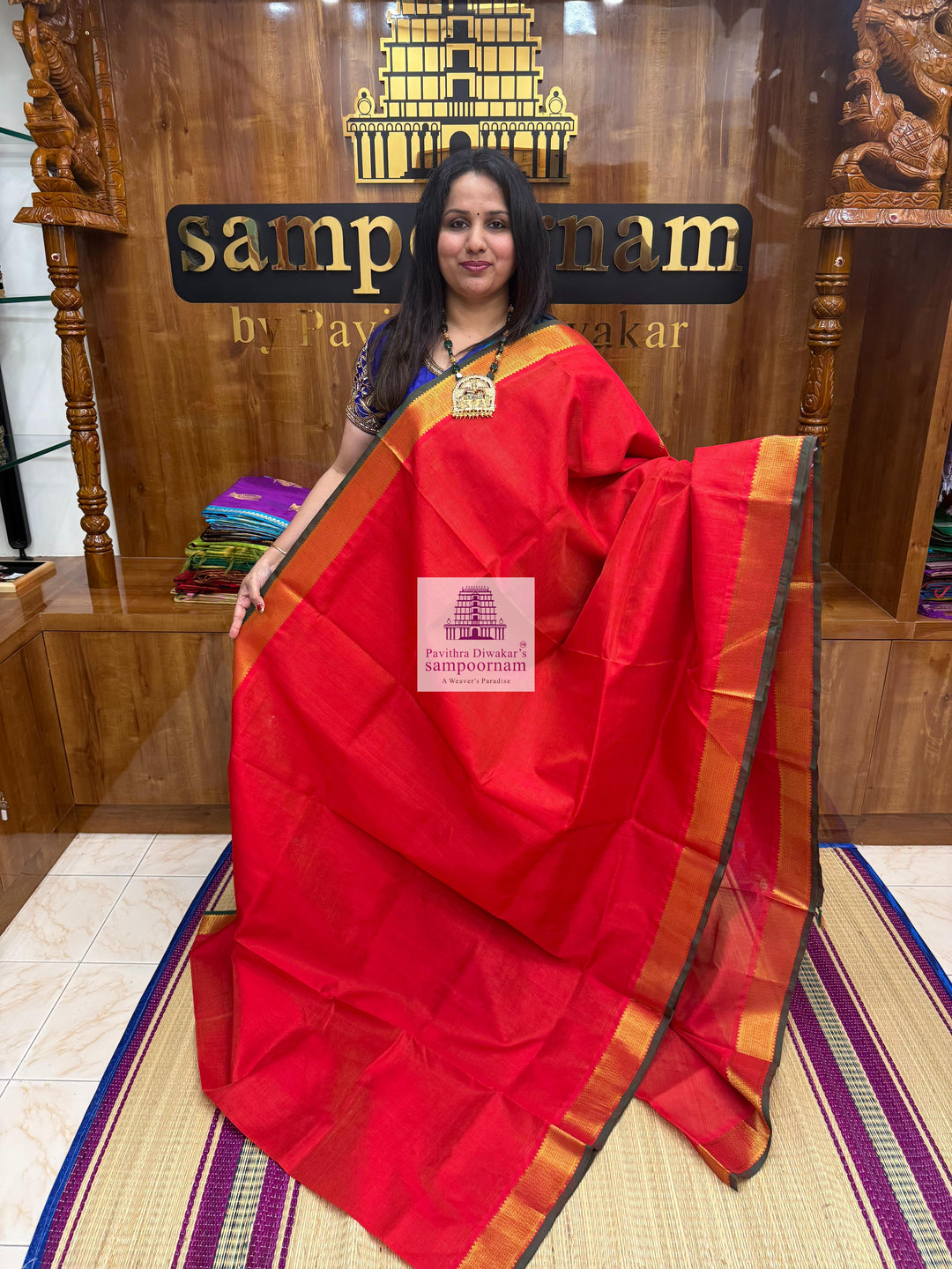 Red , Green Selvedge  , Zari Vairaoosi in the body , traditional border and rich Pallu Silk Cotton Saree