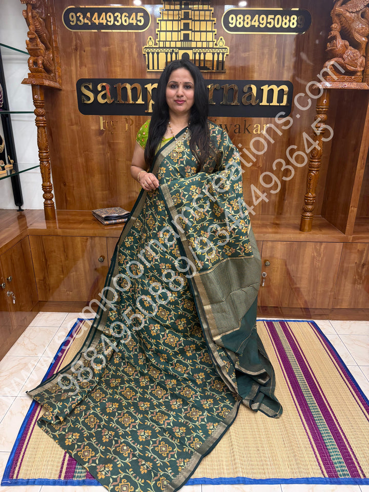Green , Floral Prints in the body , tissue Pallu and Printed Blouse Semi Tussar Saree