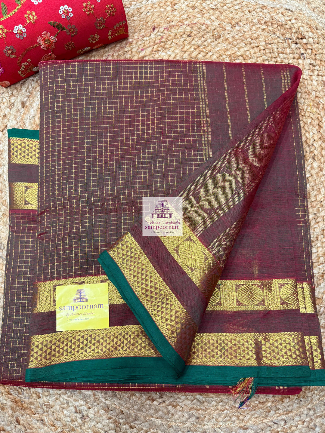 Manthulir , Green Selvedge  , Zari checks in the body , traditional border and rich Pallu Silk Cotton Saree