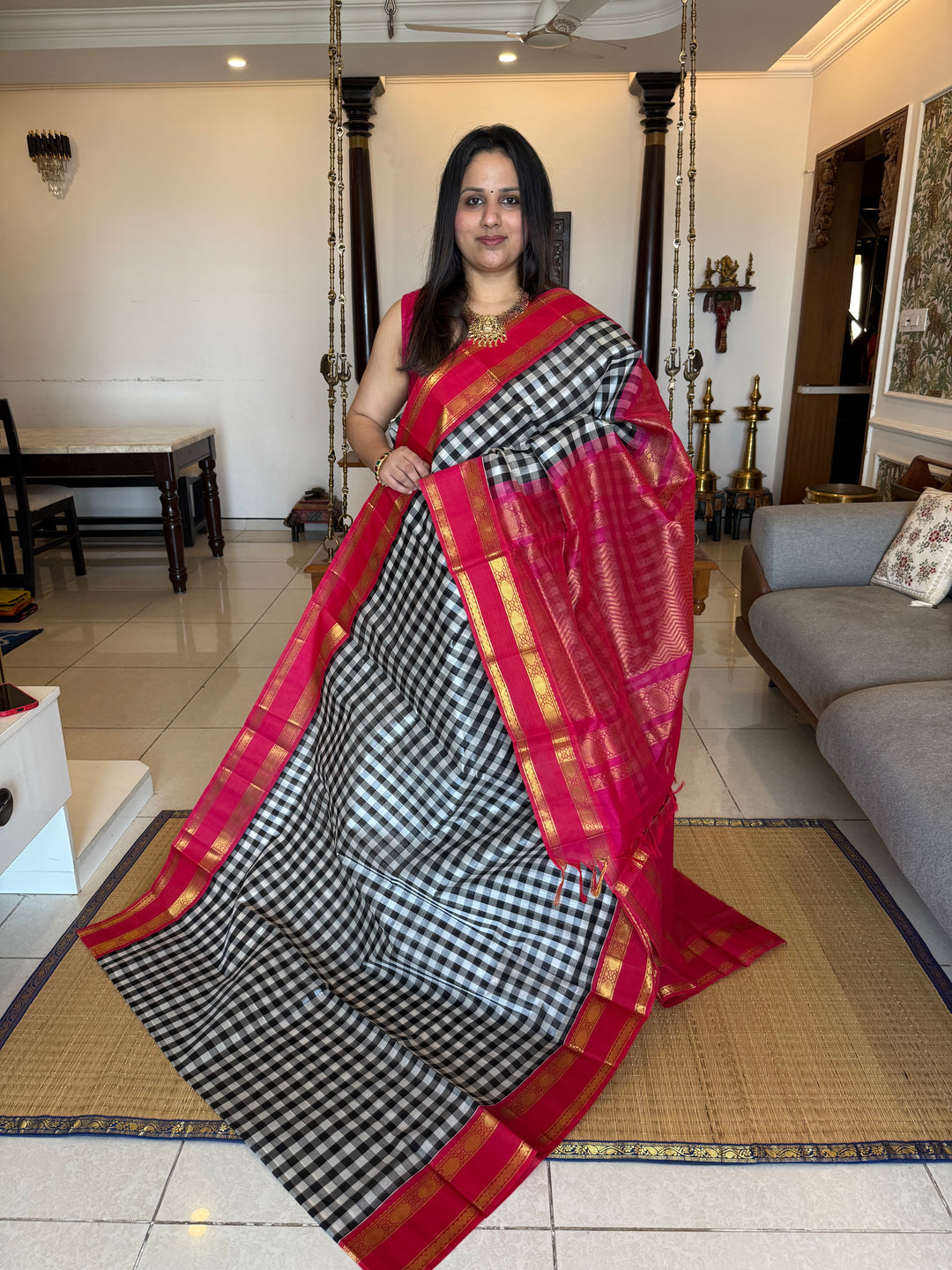 Black and White colour  checks with Pink , rettapet border and traditional rich Pallu Korvai Silk Cotton Saree